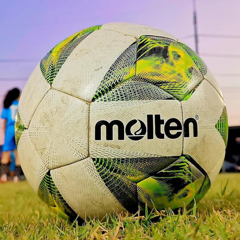 Molten Vantaggio Size 5 Match Soccer Ball