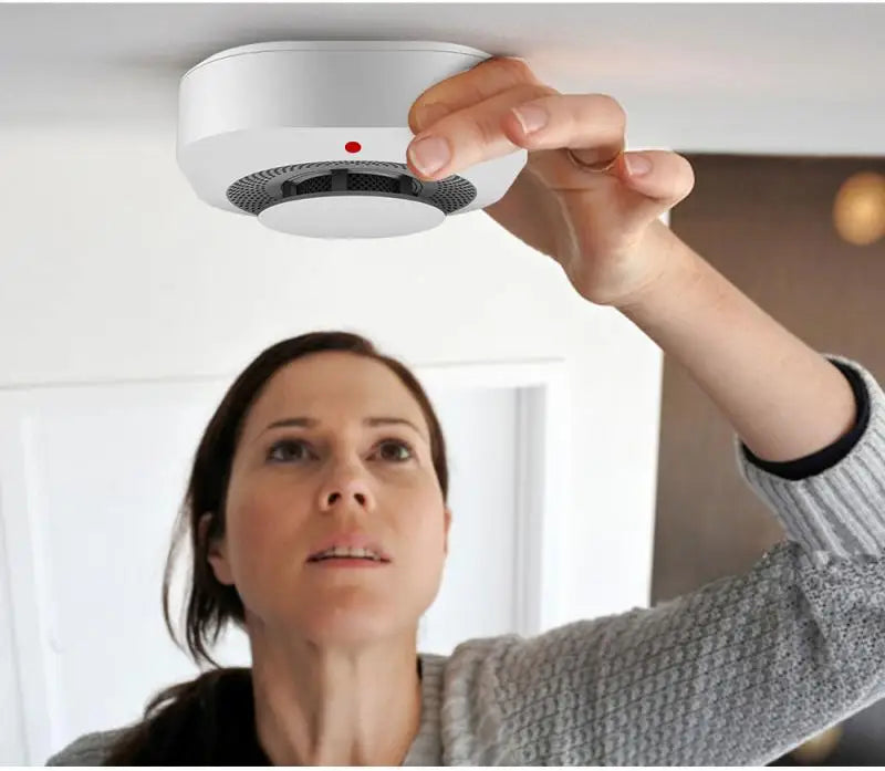 Smart Wi-Fi Smoke Detector with Audible Alarm – Compatible with Tuya Smart Life